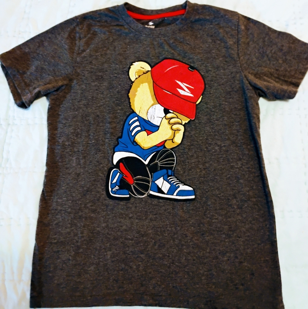 Teddy bear graphic t-shirt